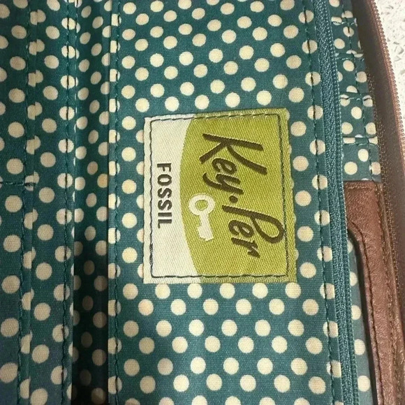 FOSSIL NYLON AND LEATHER WALLET NWOT - Picture 2 of 4